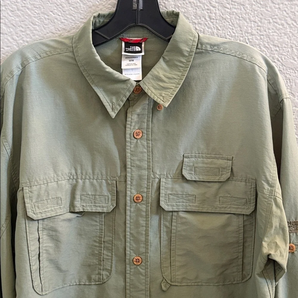 The North Face Green Nylon Cargo Button-Up Shirt Size Medium Outdoor Utility